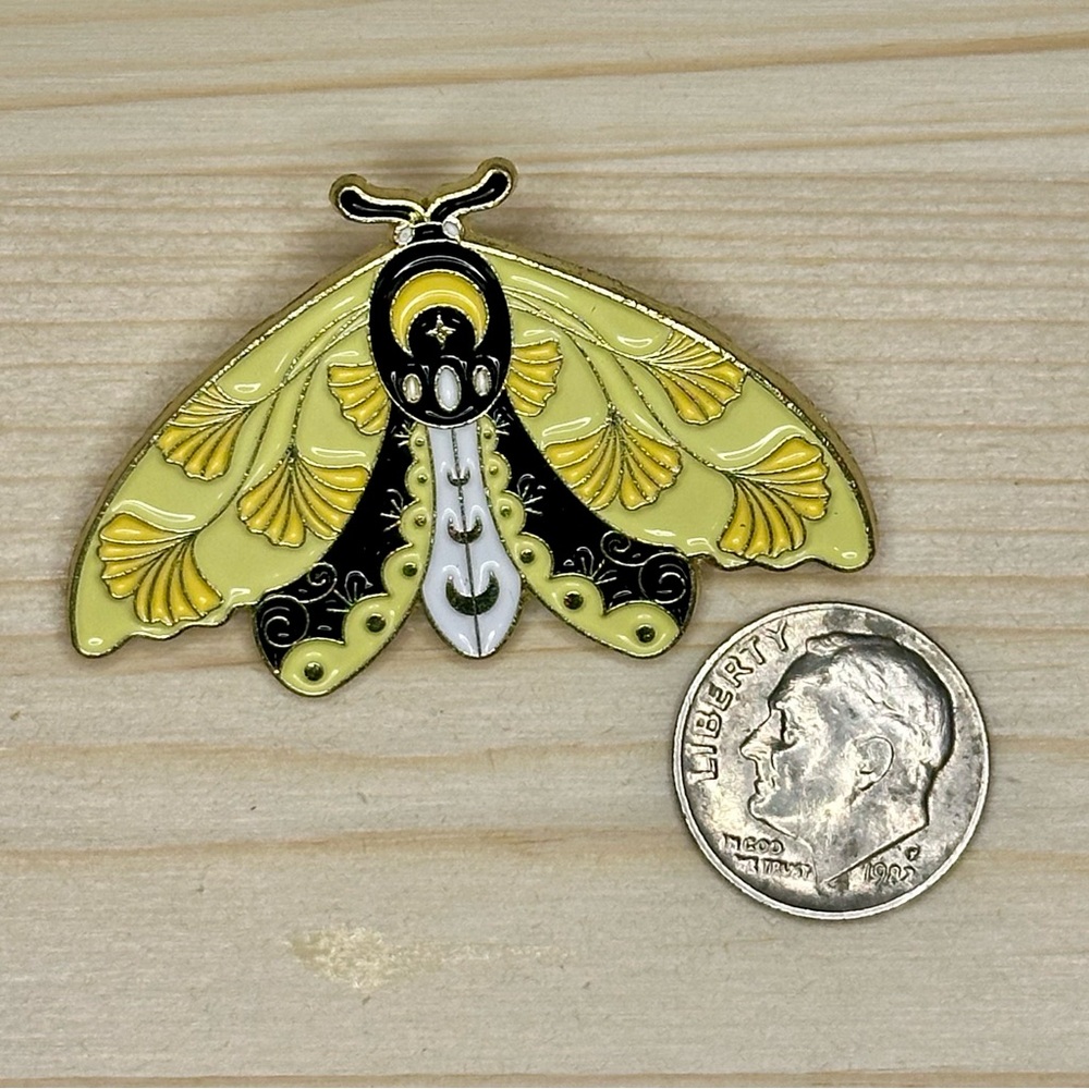 Moth Brooch - Picture 2 of 3
